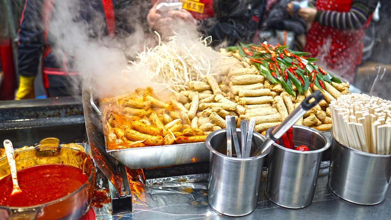Street food asiatique : les spécialités à goûter absolument découvrez l'authentique saveur de la street food asiatique : recettes traditionnelles, plats rapides et délices exotiques à savourer partout.