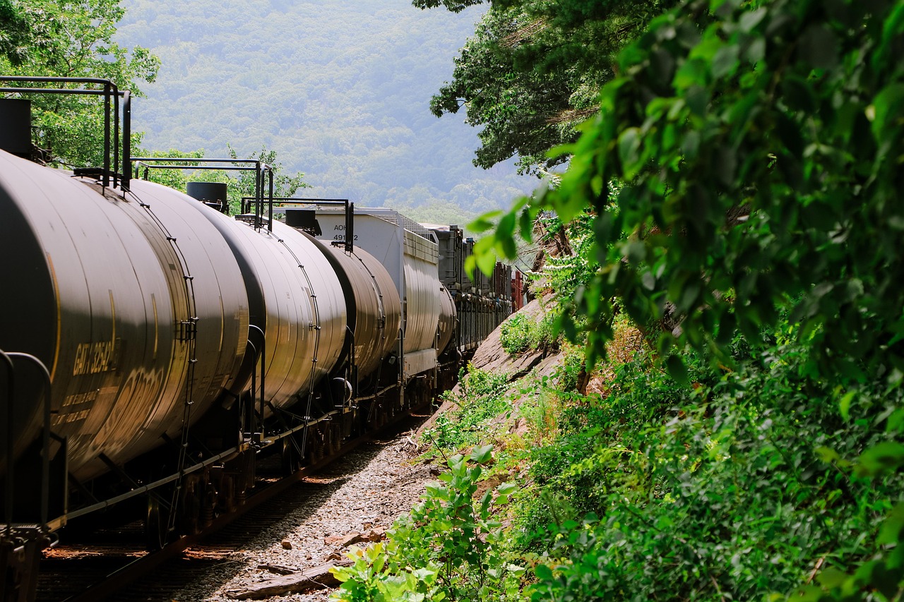 découvrez nos services de transport cargo fiables et rapides pour tous vos besoins de voyage et expédition à travers le monde.