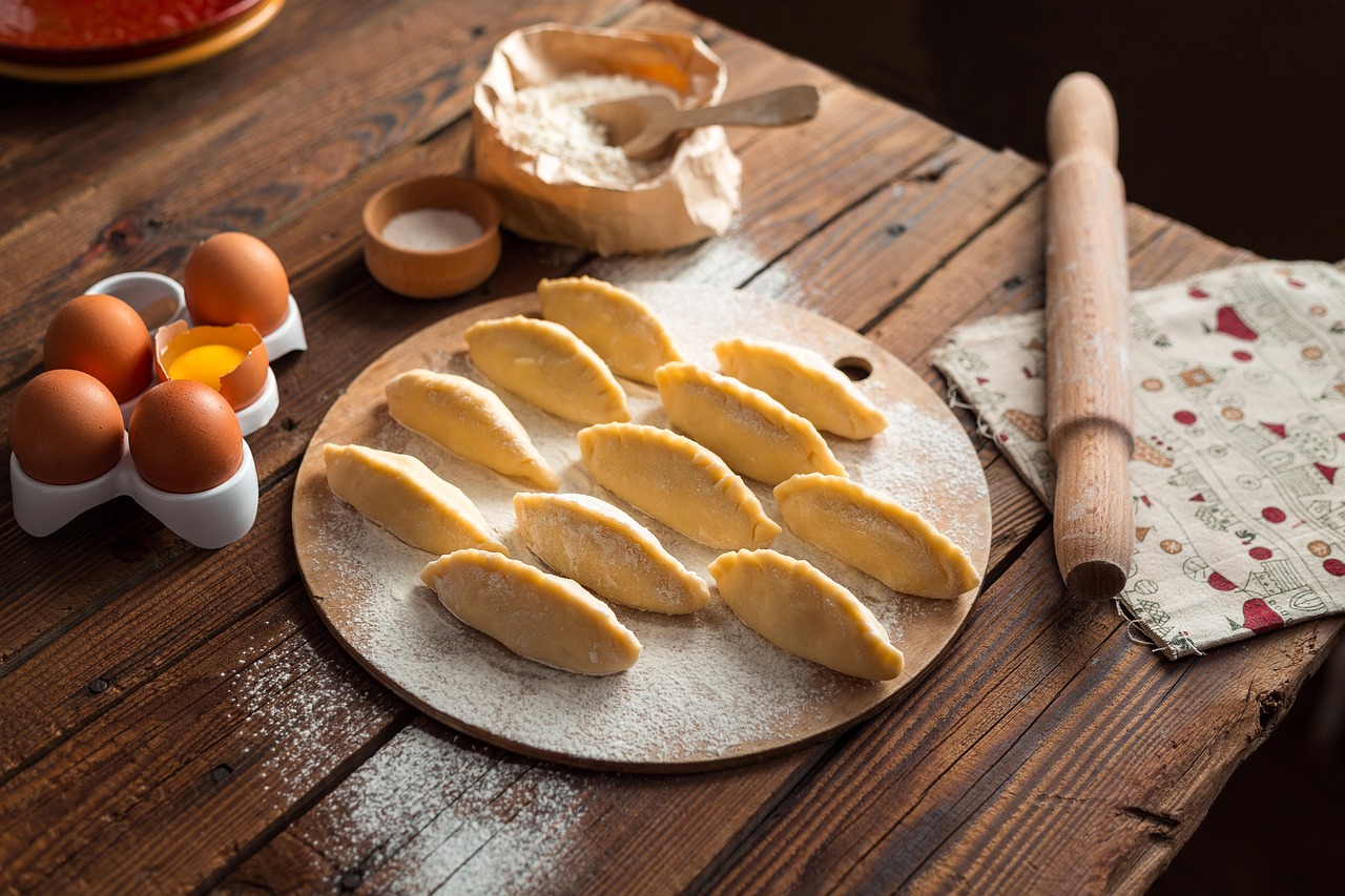 participez à un cours de cuisine et découvrez des recettes savoureuses, des techniques de chef et des astuces pour réussir tous vos plats. idéal pour débutants et passionnés !