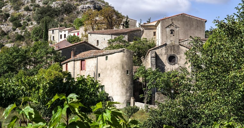 Sauveterre-de-Rouergue : pourquoi ce village médiéval va vous charmer