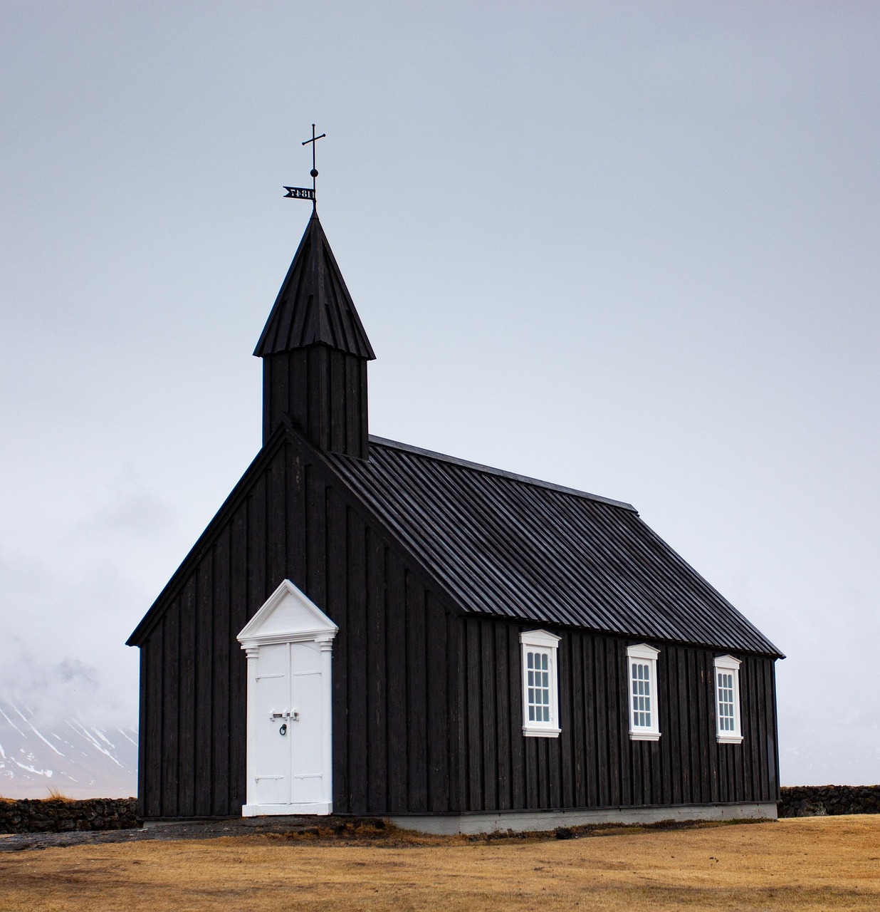 découvrez l’islande, une île nordique fascinante connue pour ses paysages volcaniques, ses geysers, ses sources chaudes et ses aurores boréales. l’endroit idéal pour les amoureux de nature et d’aventure.